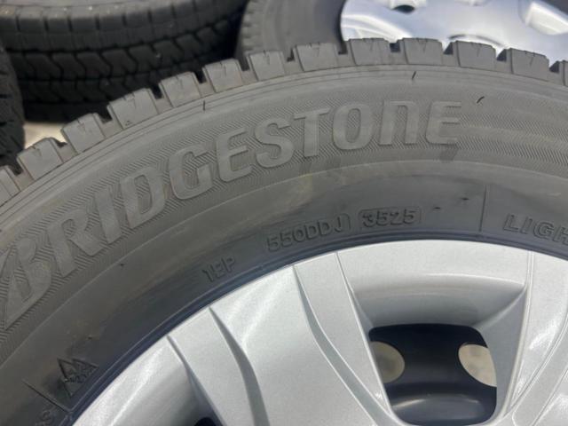 TOYOTA 200系ハイエース純正スチールホイール  + BRIDGESTONE BLIZZAK VL10 195/80R15 107/105N