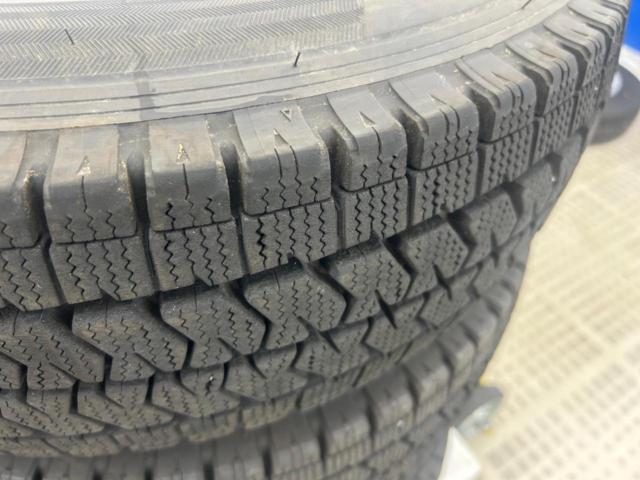 TOYOTA 200系ハイエース純正スチールホイール  + BRIDGESTONE BLIZZAK VL10 195/80R15 107/105N
