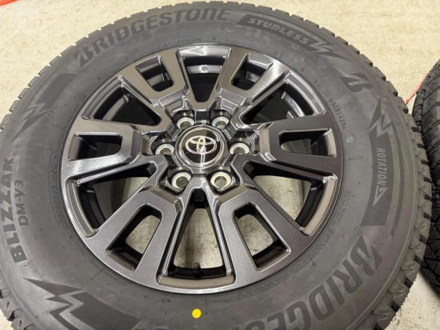 【バランス調整済み】TOYOTA 250系ランドクルーザー VXグレード純正ホイール  + BRIDGESTONE BLIZZAK DM-V3 265/65R18