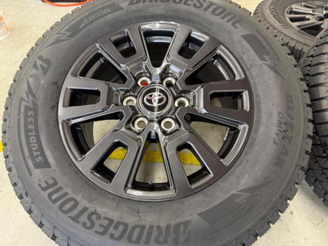 【バランス調整済み】TOYOTA 250系ランドクルーザー VXグレード純正ホイール  + BRIDGESTONE BLIZZAK DM-V3 265/65R18