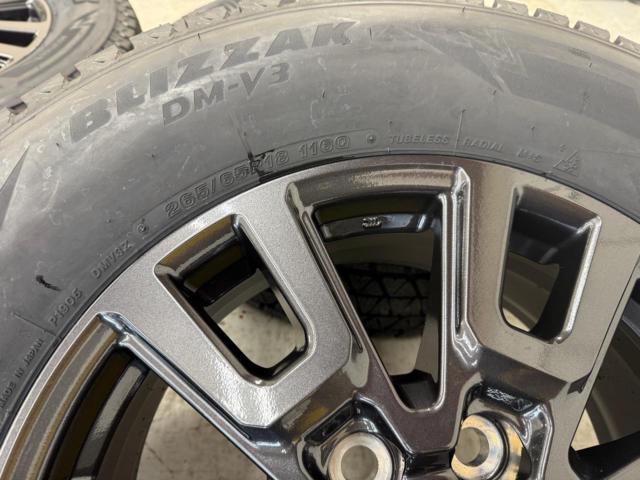 【バランス調整済み】TOYOTA 250系ランドクルーザー VXグレード純正ホイール  + BRIDGESTONE BLIZZAK DM-V3 265/65R18