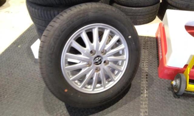 トヨタ エスクァイア 純正アルミホイール + DUNLOP ENASAVE RV505 