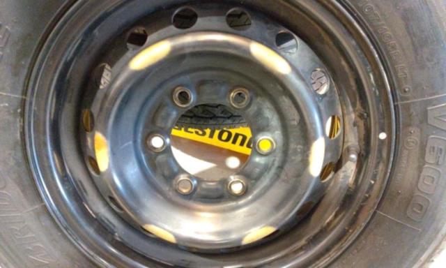 TOYOTA ハイエース スチールホイール+BRIDGESTONE V600 195/80-15 107 
