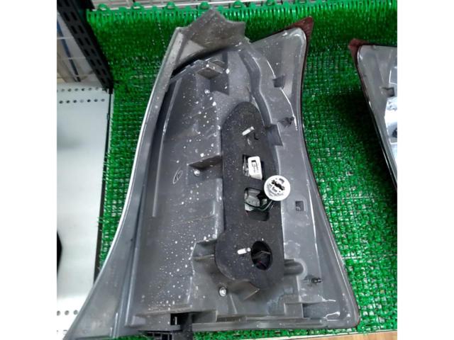 【トヨタ純正】トヨタ・ウィッシュ 純正LEDテールライト 左右 ZNE10 後期