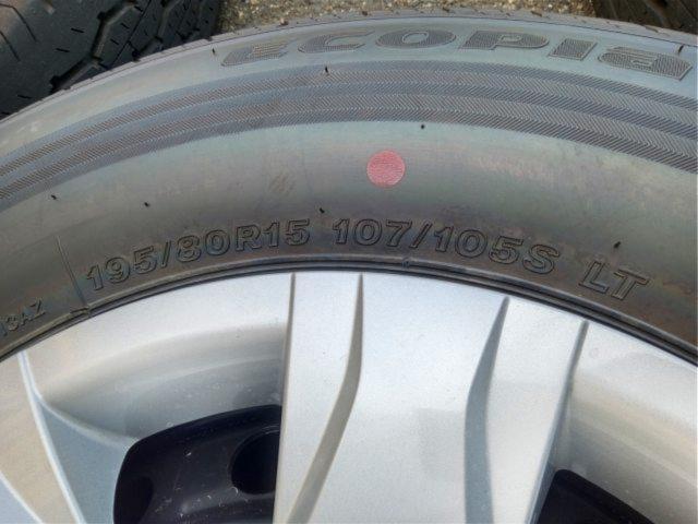 8【トヨタ純正】 ハイエース 200系 9型 ワイド純正スチール+【BRIDGESTONE】ECOPIa RD613