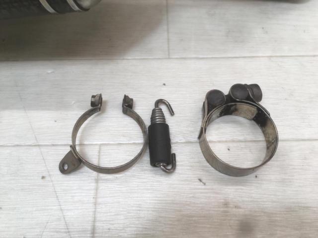 AKRAPOVIC
Carbon slip-on silencer
SV650