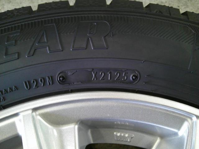 DUNLOP DUFACT DT9+GOODYEAR ICE NAVI 7