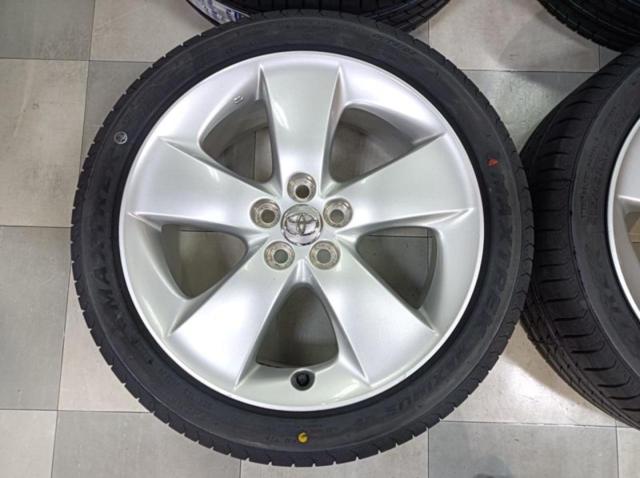 トヨタ純正 30プリウスツーリング純正ホイール + MAXTREK MAXIMUS M2