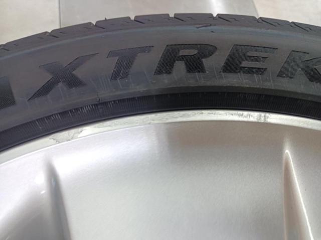 トヨタ純正 30プリウスツーリング純正ホイール + MAXTREK MAXIMUS M2