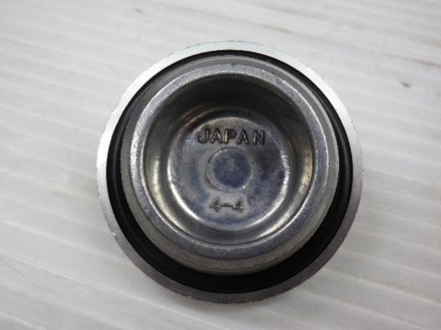 KAWASAKI 純正オイルフィラーキャップ 【ゼファー400】 Z07263