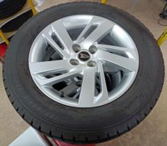 ダイハツ 純正 ロッキー + GOODYEAR iCE NAVI7 97Q