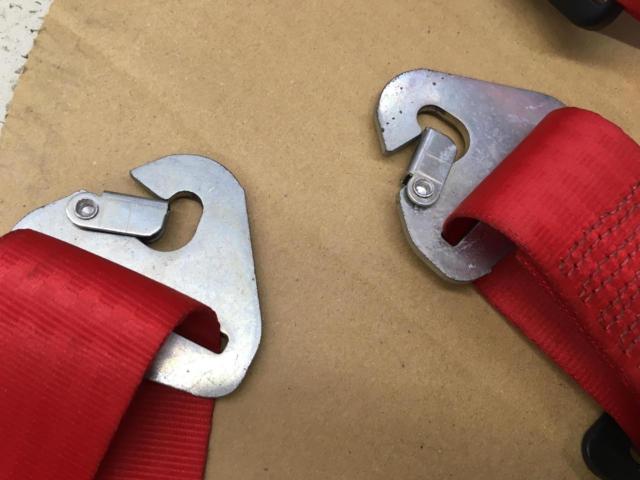 sabelt 4点式 シートベルト  ※背面バックル欠品