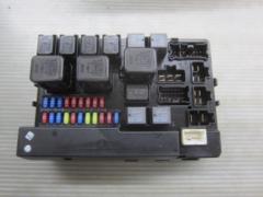 【日産純正】スカイラインクーペ/CPV35前期純正エンジン側ヒューズボックス