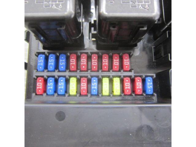 【日産純正】スカイラインクーペ/CPV35前期純正エンジン側ヒューズボックス