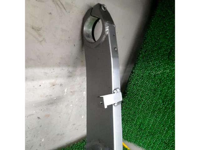 Unknown Manufacturer
Swing arm
ZZR1100