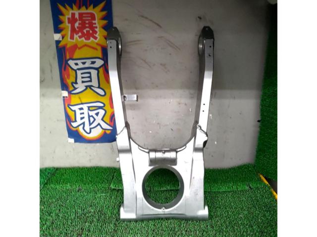 Unknown Manufacturer
Swing arm
ZZR1100