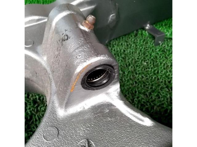 Unknown Manufacturer
Swing arm
ZZR1100