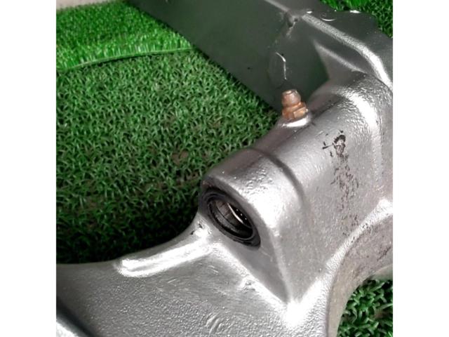 Unknown Manufacturer
Swing arm
ZZR1100