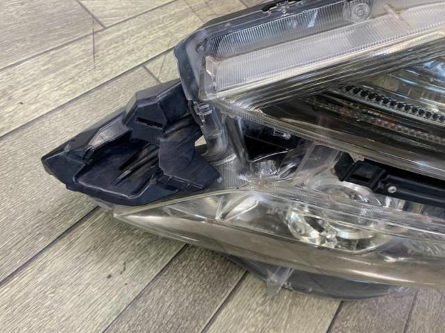 【トヨタ純正】トヨタ純正 ヘッドライト 左側のみ