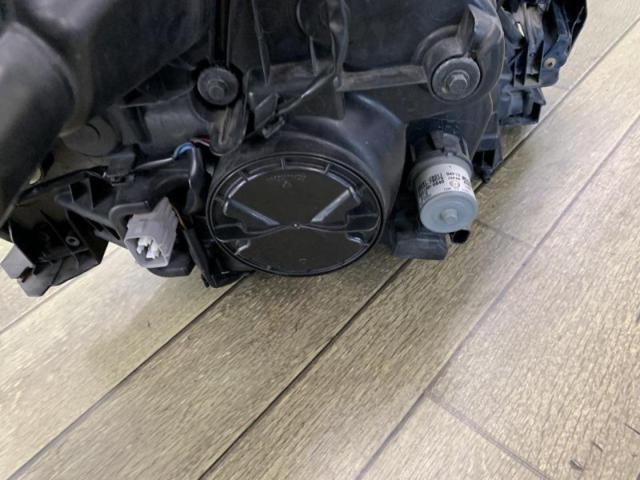 【トヨタ純正】トヨタ純正 ヘッドライト 左側のみ