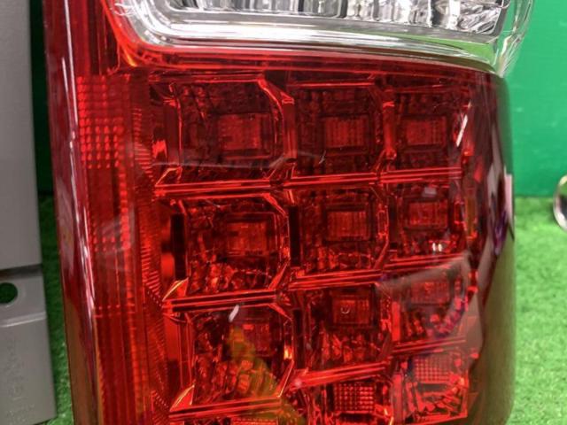 【トヨタ純正】ノア純正 テールレンズ 左右セット