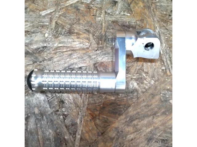 MC MOTOPARTS 汎用ステップ