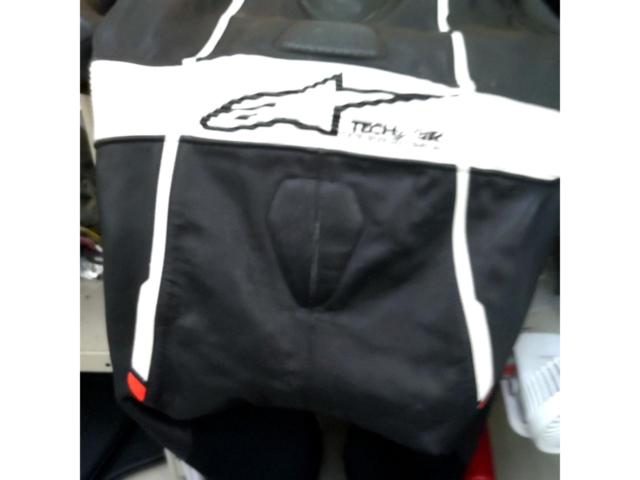 Riders AlpinestarsGP
Pro
V2 Surgical Suit