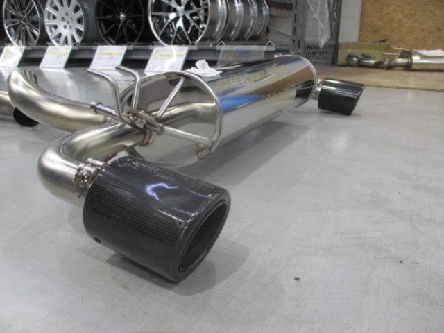 Revolution
Silent
sports
muffler
■
GR Yaris
Previous period
GXPA16