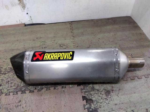 7AKRAPOVIC
Slip-on silencer