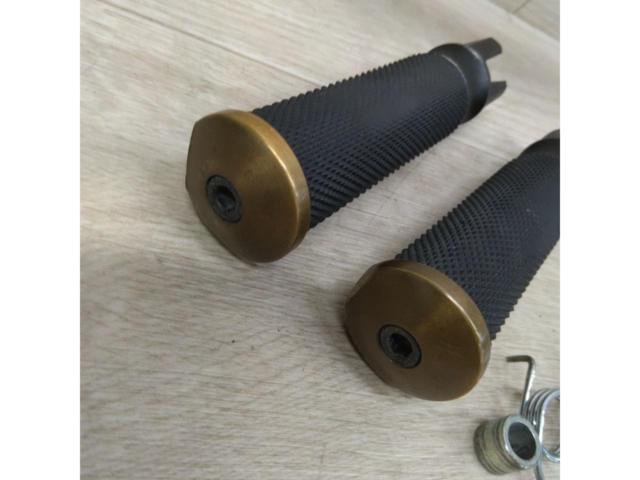 Y’s GEAR(ワイズギア) BOLT 純正オプション 真鍮 ステップペグ