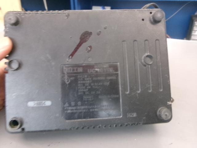 HITACHI バッテリー充電器 UC18YDL 14.4-18V