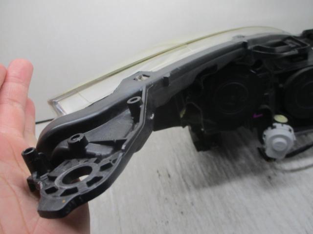 【ワケアリ】PEUGEOT(プジョー)純正 T87 5008 純正 HIDヘッドライト 【9685473780】LH