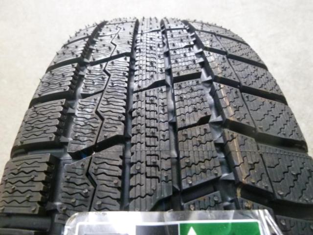HOT STUFF Exceeder E08 + TOYO winter TRANPATH TX