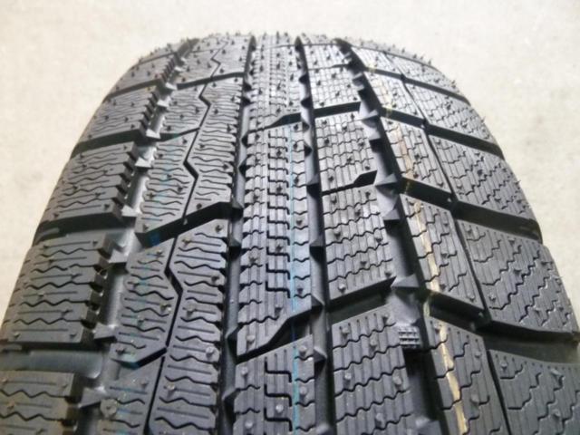 HOT STUFF Exceeder E08 + TOYO winter TRANPATH TX