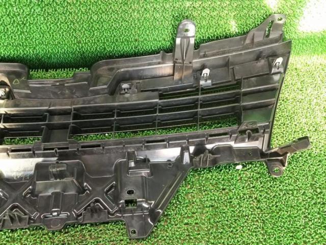 【トヨタ純正】80 ヴォクシー 純正グリル