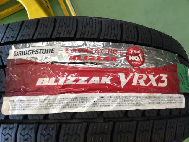 MONZA JAPAN WARWIC EXSTAR 2 + BRIDGESTONE BLIZZAK VRX3 (Y04381)