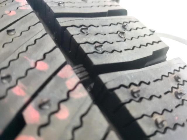 BRIDGESTONE TOPRUN R7 + BRIDGESTONE BLIZZAK VRX3 (Y11053)