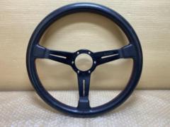 【NARDI】パンチングレザーステアリング レッドステッチ 36Φ