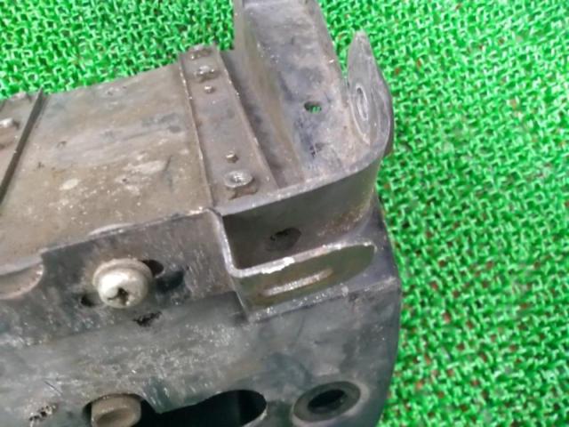 KAWASAKI ゼファー400純正リアフェンダー