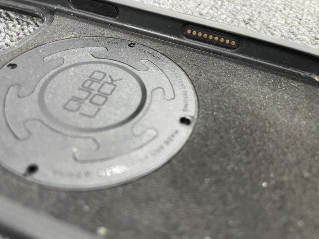【QUAD LOCK】スマホホルダー