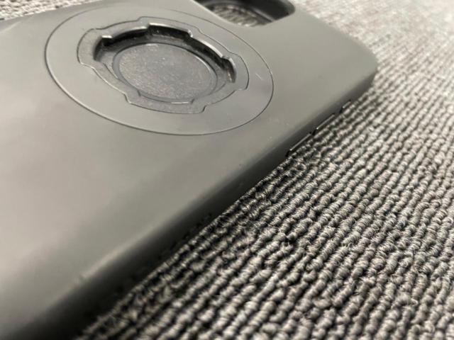 【QUAD LOCK】スマホホルダー