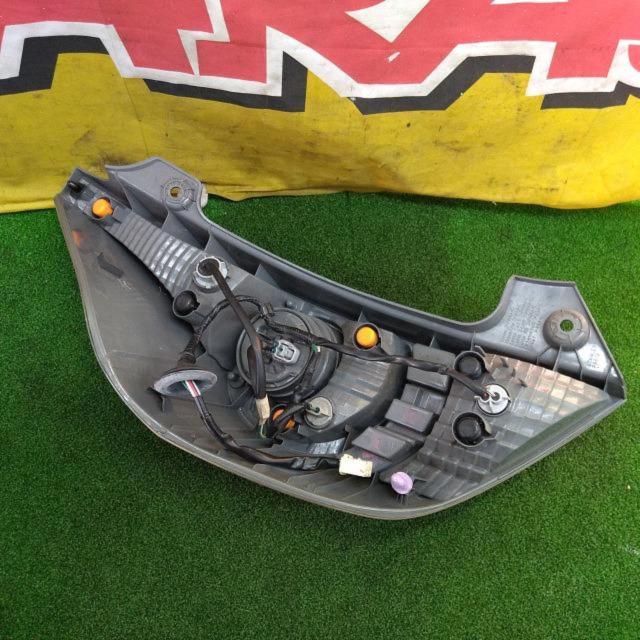 TOYOTA純正 テールレンズ