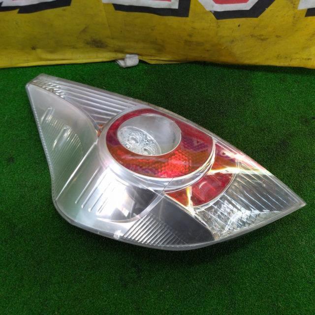 TOYOTA純正 テールレンズ