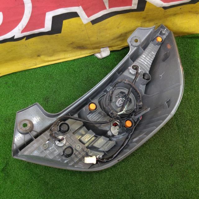 TOYOTA純正 テールレンズ