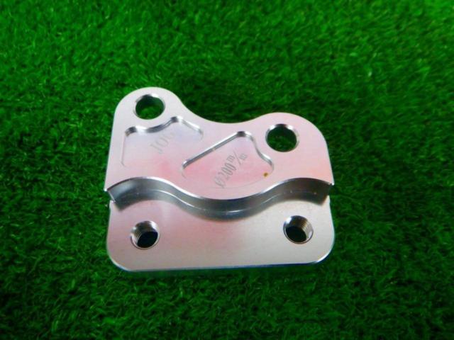 1 manufacturer unknown
Caliper bracket