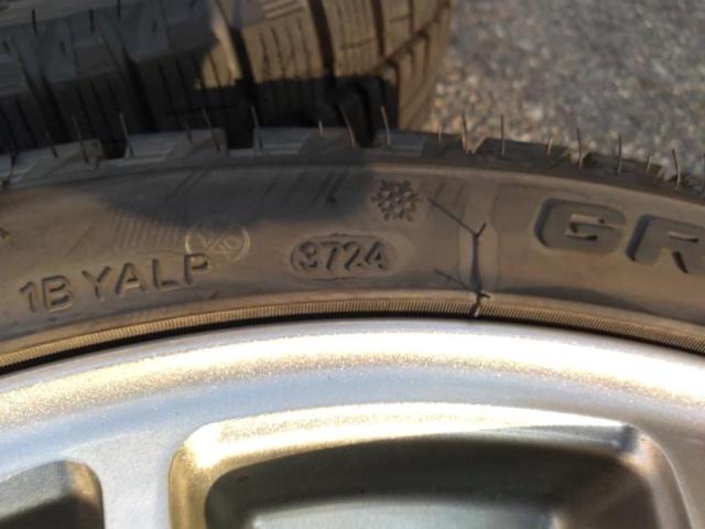 スタッドレスでも妥協したくない方!! 【BRIDGESTONE】 ECO FORME CRS12 + 【GRIPMAX】 GRIP ICE X