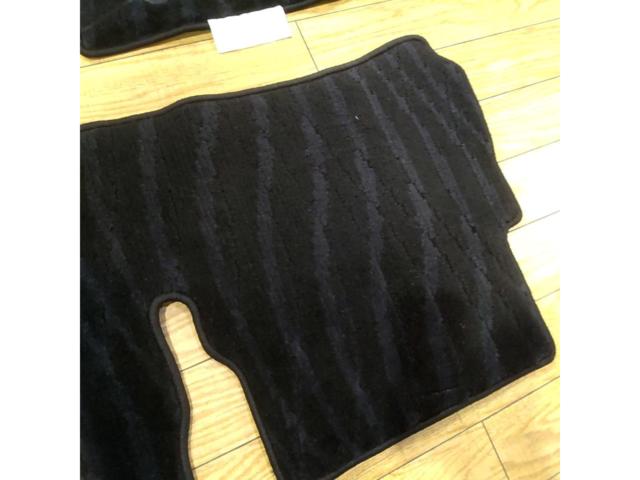 ダイハツ純正 ムーヴ LA150S 後期純正フロアマット