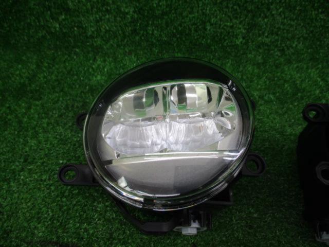 TOYOTA 純正LEDフォグランプ