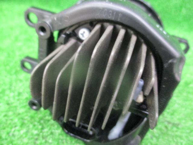 TOYOTA 純正LEDフォグランプ