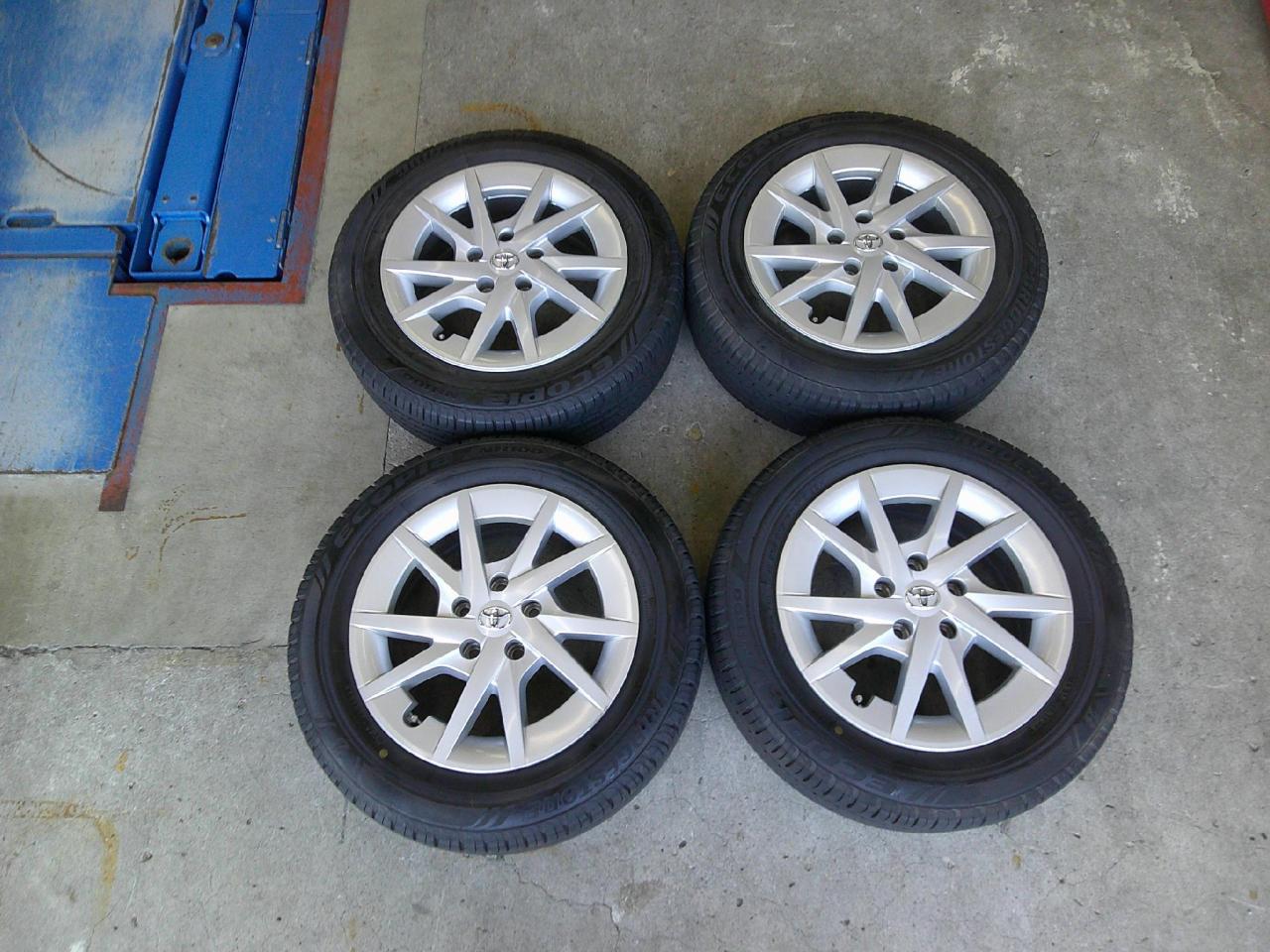 トヨタ プリウスα純正ホイール + BRIDGESTONE ECOPia NH100 205/60R16 